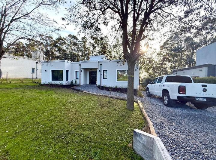 CASA EN ALQUILER BARRIO PRIVADO BARRANCAS DE SAN BENITO 2