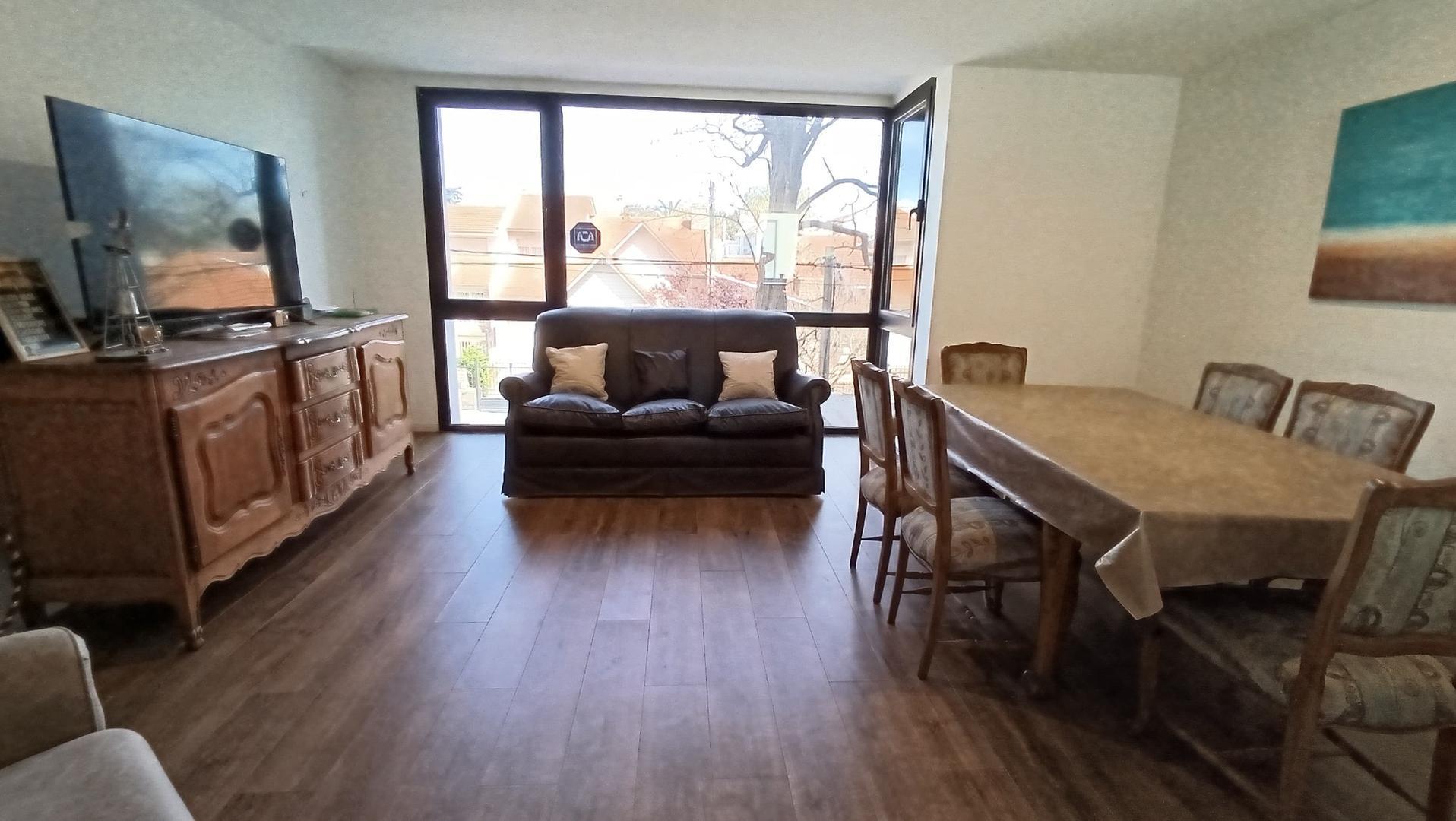 Foto de VENTA DEPARTAMENTO SEMIPISO 3 AMB LOS TRONCOS/ GÜEMES LINE H, imagen 5