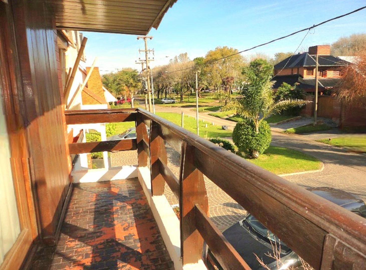 Foto de CASA DE 6 AMBIENTES CON PILETA. BARRIO CONSTITUCION, imagen 1