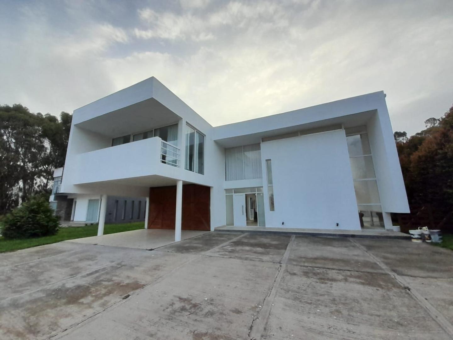 ALQUILER 2026 MODERNA CASA EN BARRIO PRIVADO RUMENCO
