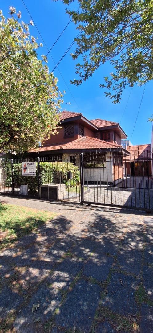 CASA 4 AMBIENTES + DEPTO 3 AMBIENTES SOBRE EL MISMO LOTE