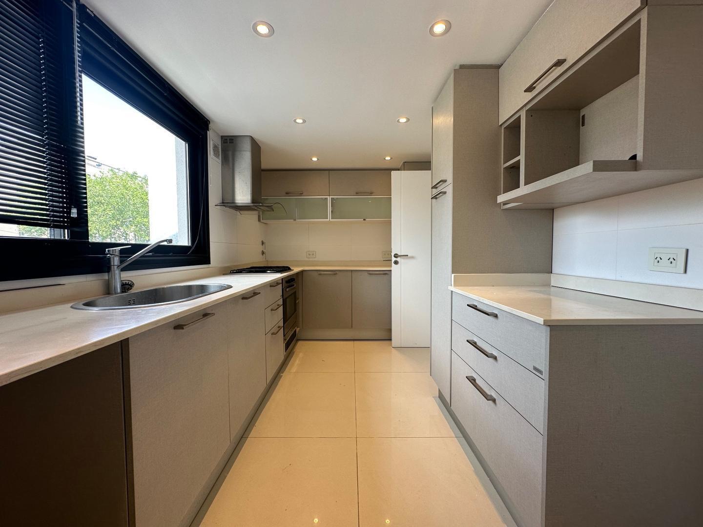 Foto de Venta Departamento 3 Ambientes en Zona Guemes, imagen 5