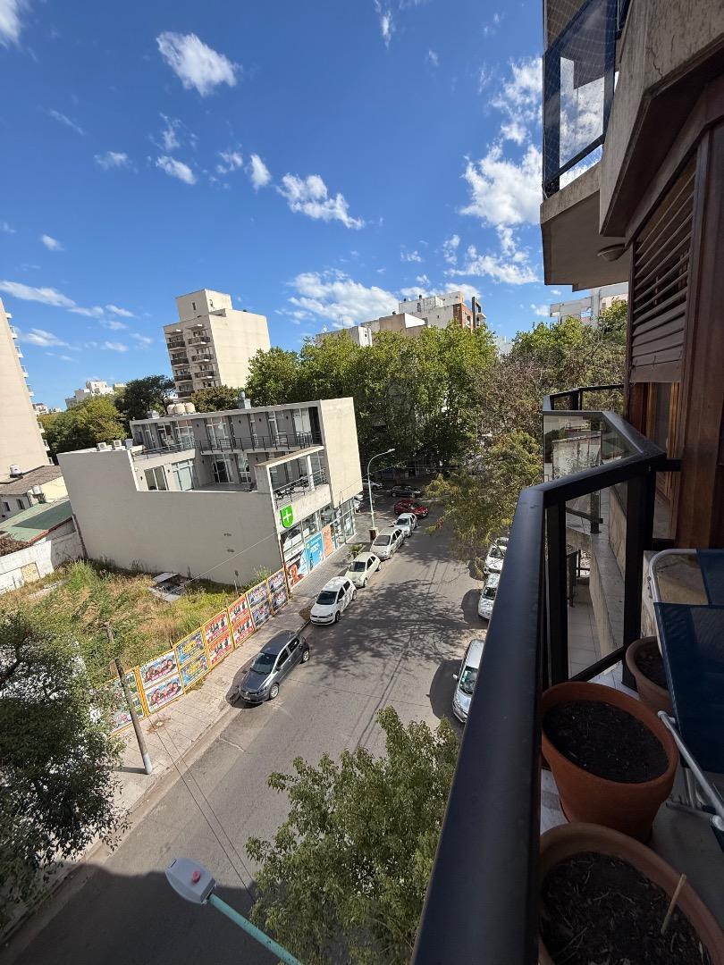 DEPARTAMENTO 4 AMBIENTES CON COCHERA DOBLE