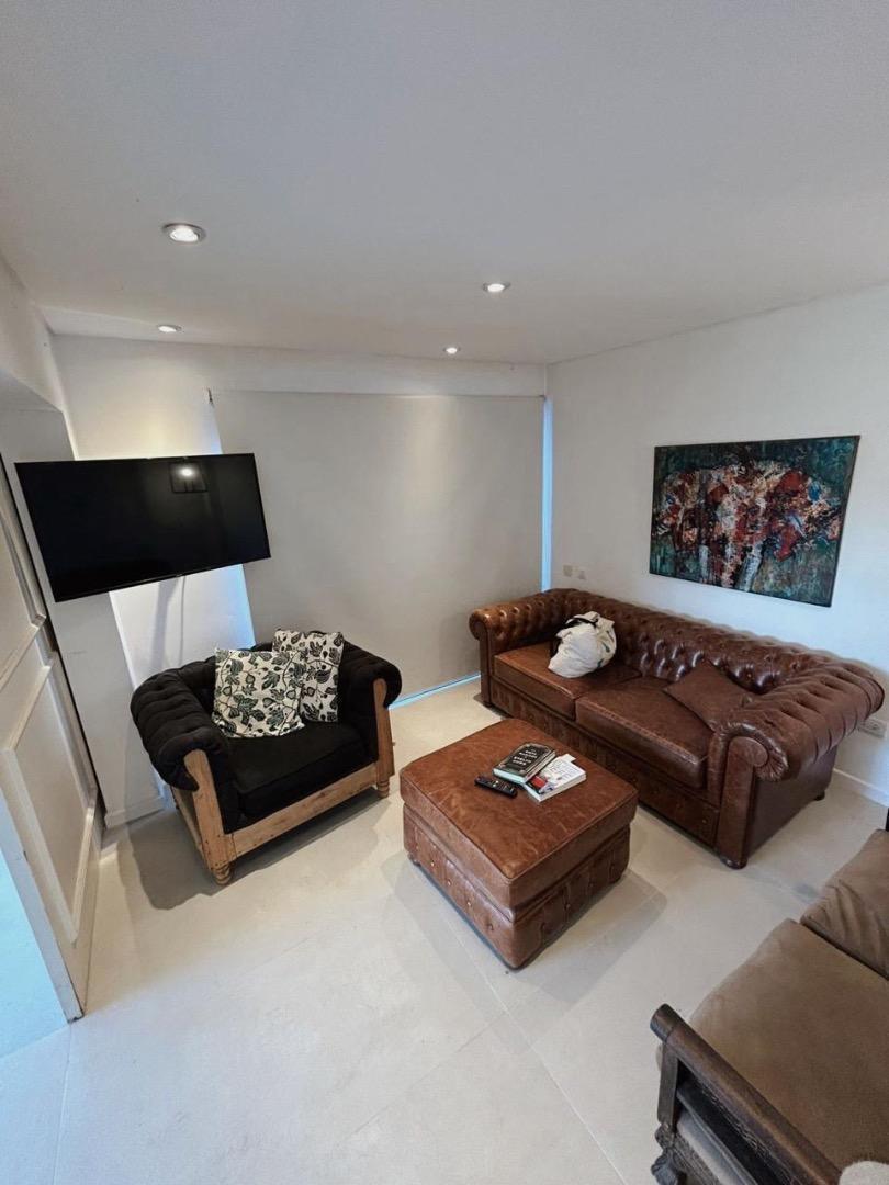 CASA 4 AMBIENTES + CONTENEDOR