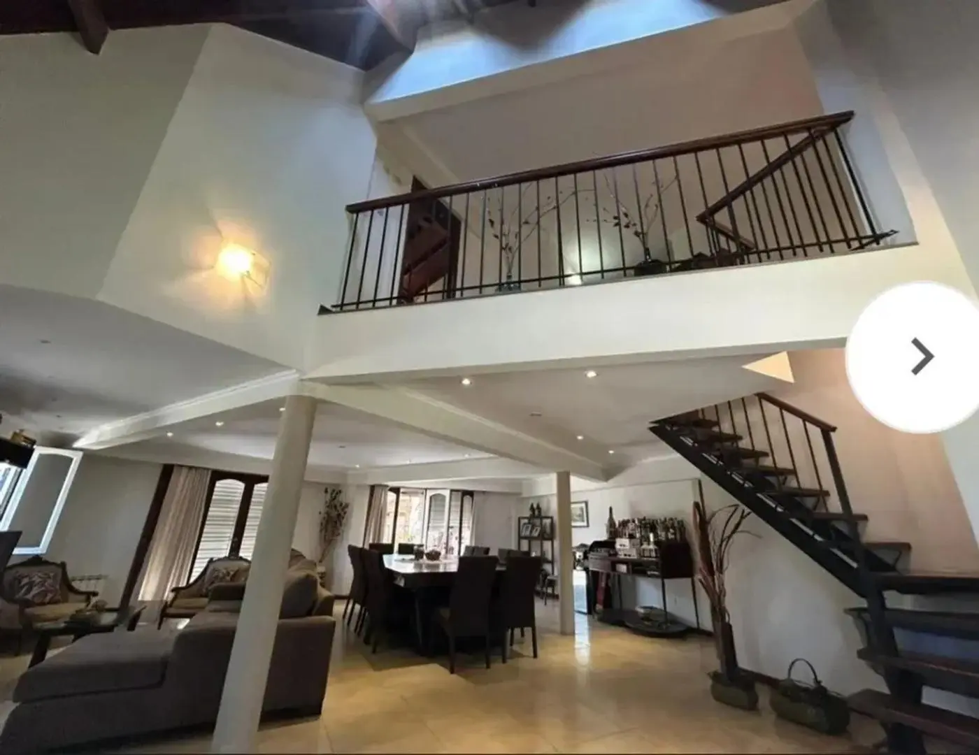 CASA DE CATEGORIA EN VENTA 1