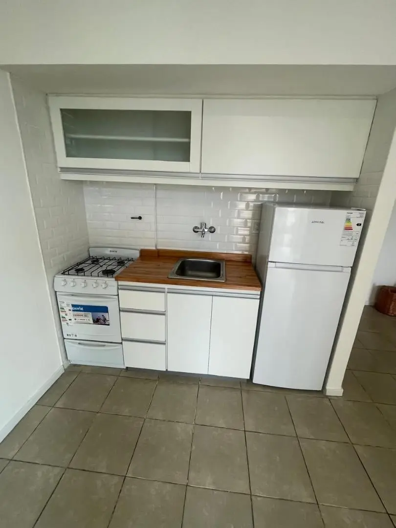 DEPARTAMENTO DOS AMBIENTES CON BALCON 4