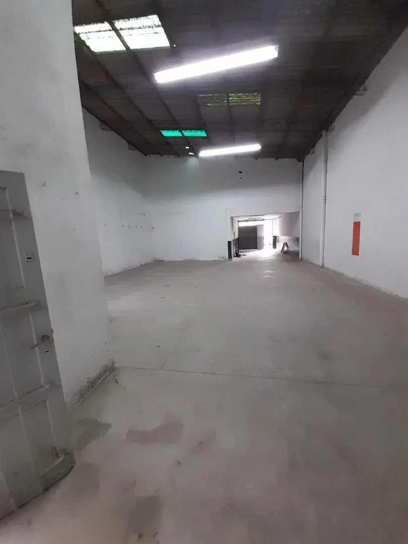 ALQUILER GALPON COMERCIAL 400M2 5