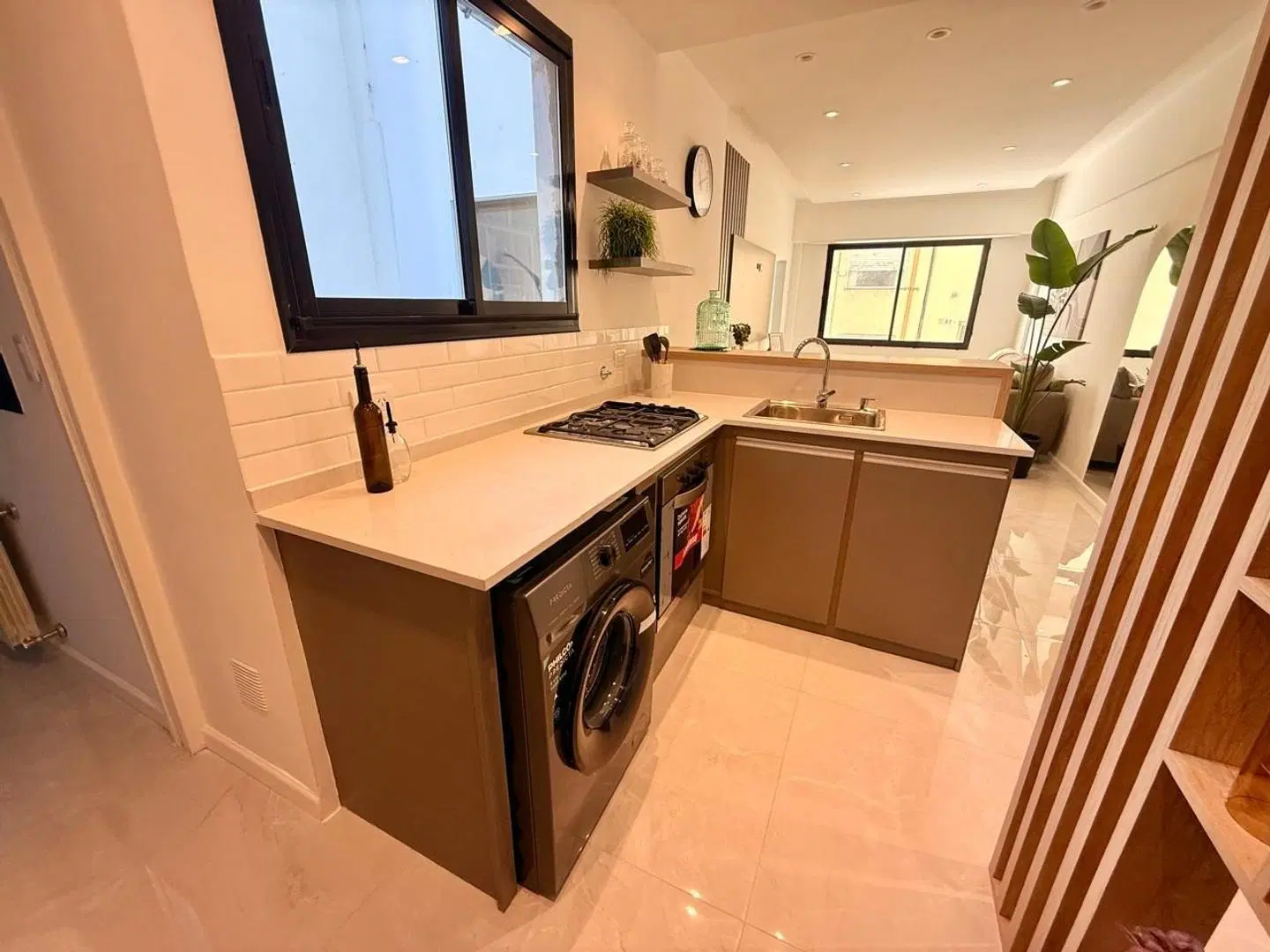 VENTA DEPARTAMENTO 3 AMBIENTE CON DEPENDENCIA. 2