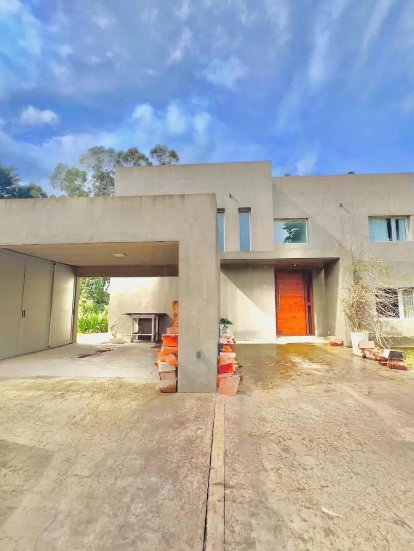 CASA EN VENTA EN BARRIO BARRANCAS DE SAN BENITO 1