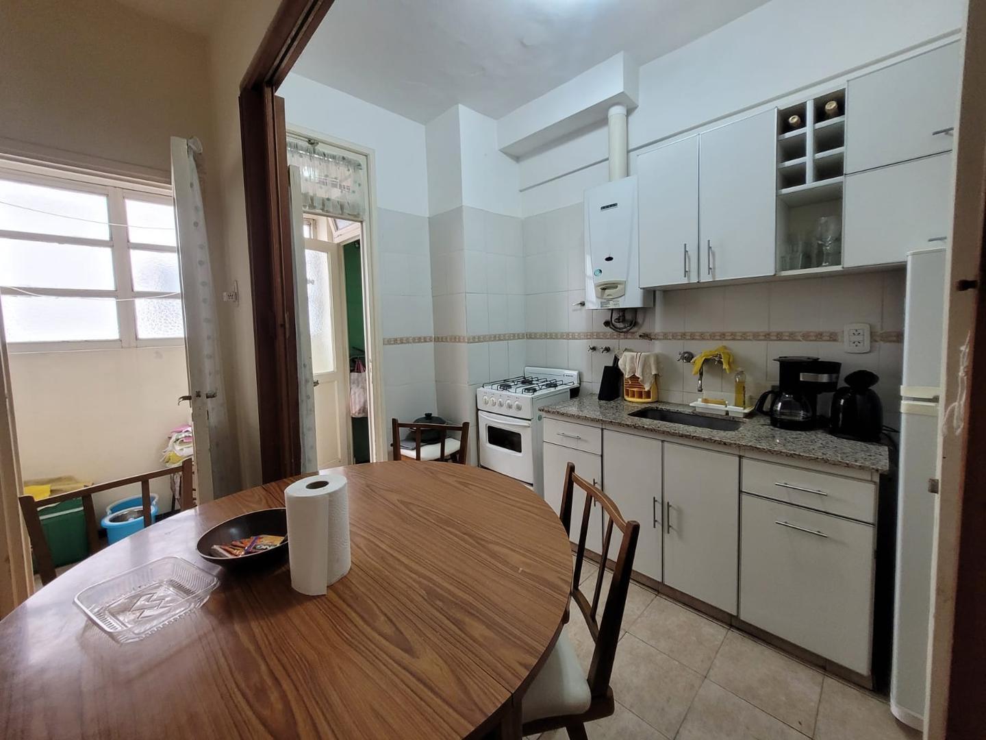 Foto de DEPARTAMENTO EN VENTA 2 AMBIENTES CON COCHERA ZONA CENTRO, imagen 5