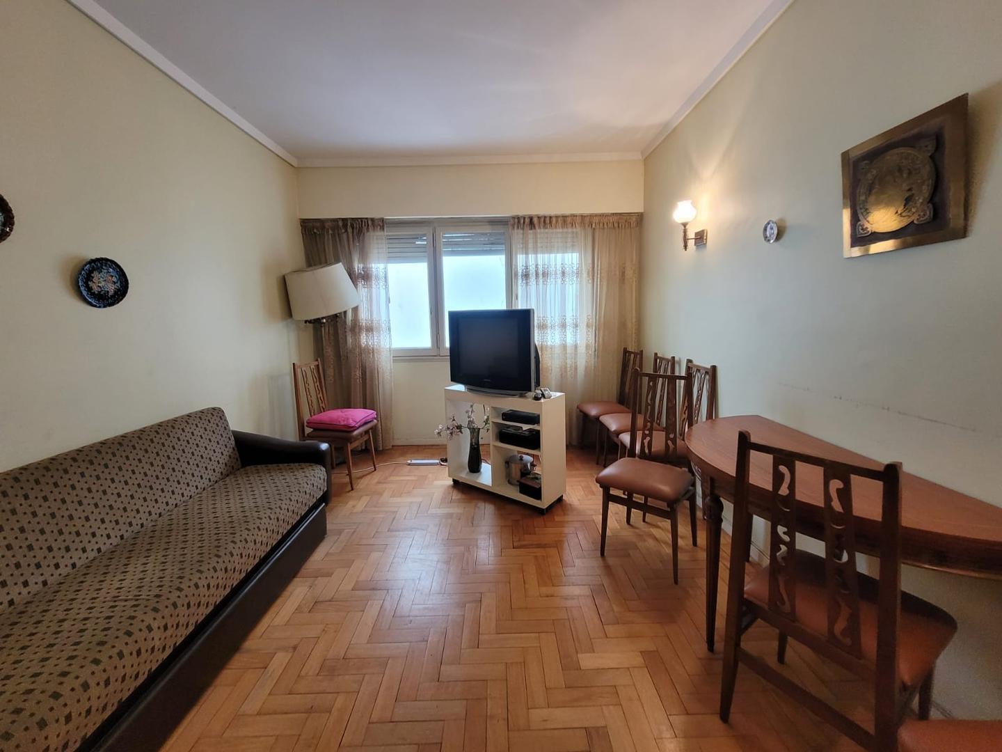 Foto de DEPARTAMENTO EN VENTA 2 AMBIENTES CON COCHERA ZONA CENTRO, imagen 2