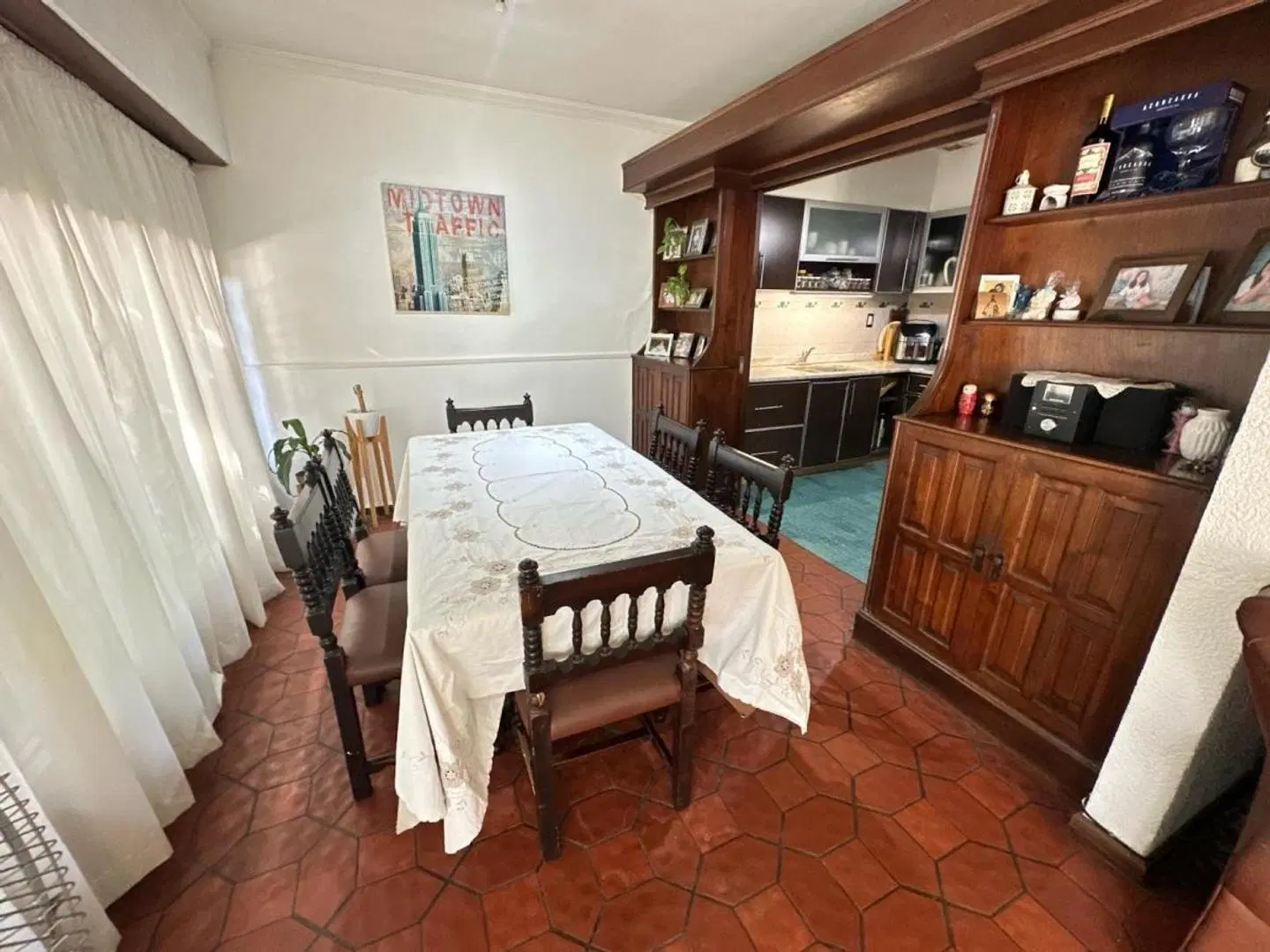 Casa 5 ambientes con cochera, patio y quincho 4