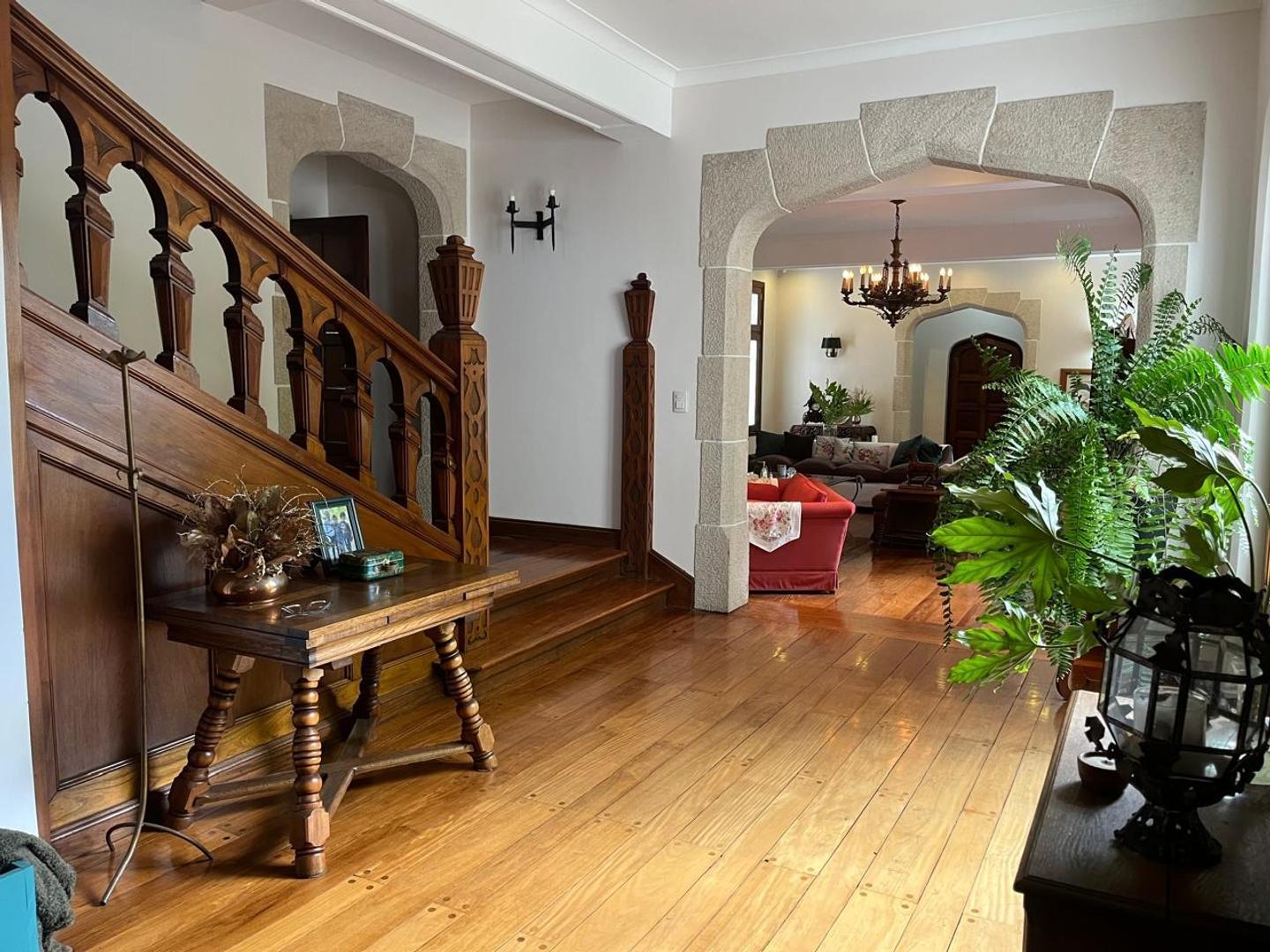 Foto de CASA EN LOS TRONCOS 10 AMBIENTES CON PILETA, imagen 1