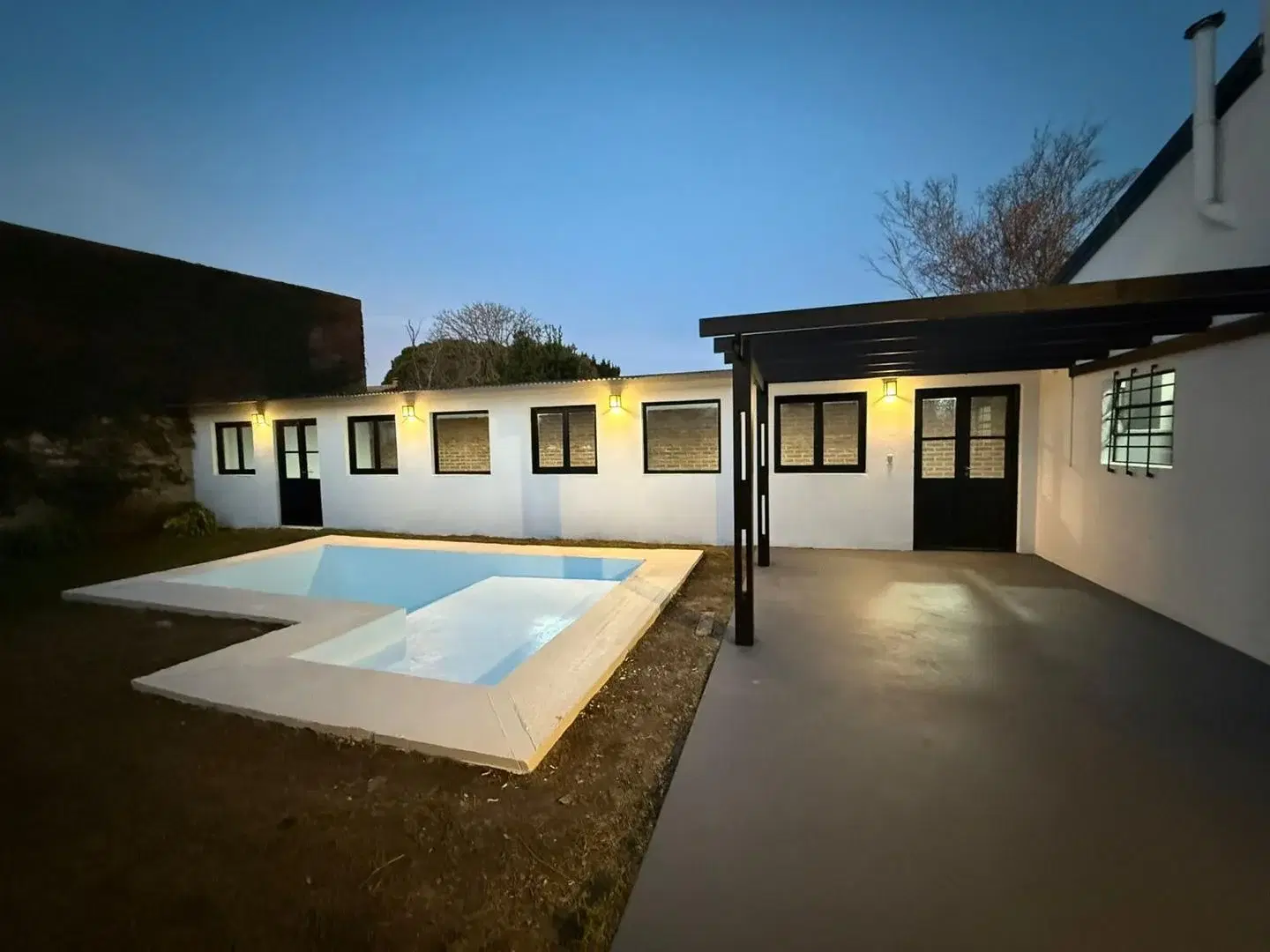 Casa 3 amb Reciclada Cochera, lote y piscina. Los Pinares 2