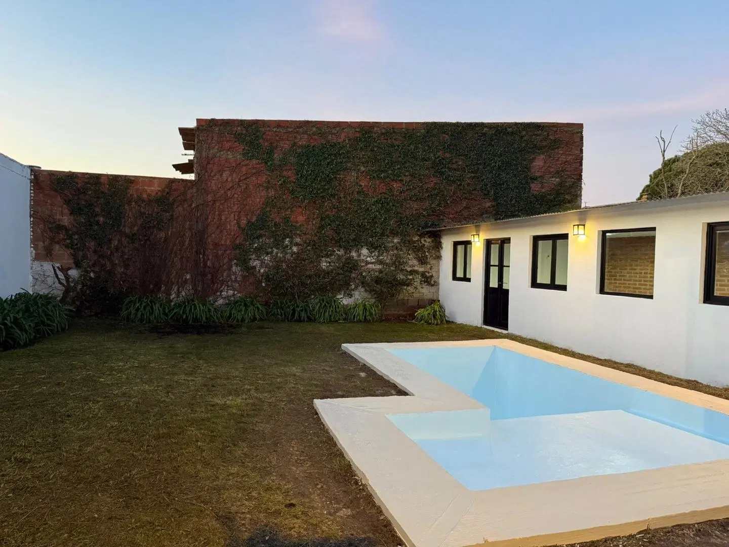 Casa 3 amb Reciclada Cochera, lote y piscina. Los Pinares 3