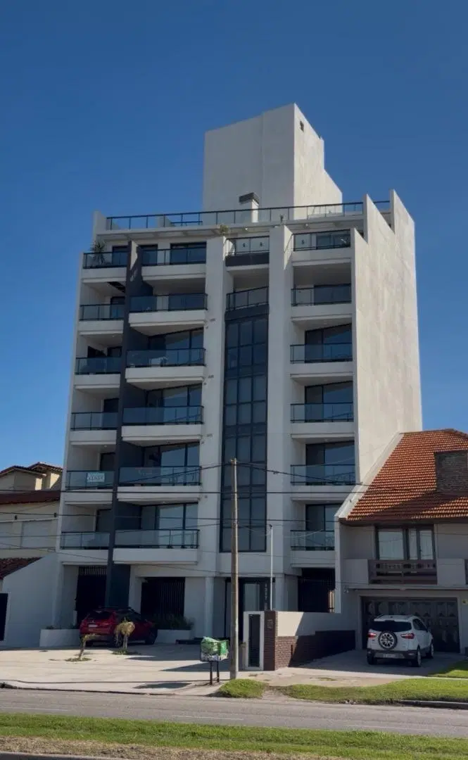 Departamento 2 ambientes Primera Linea al mar -Constitucion 1