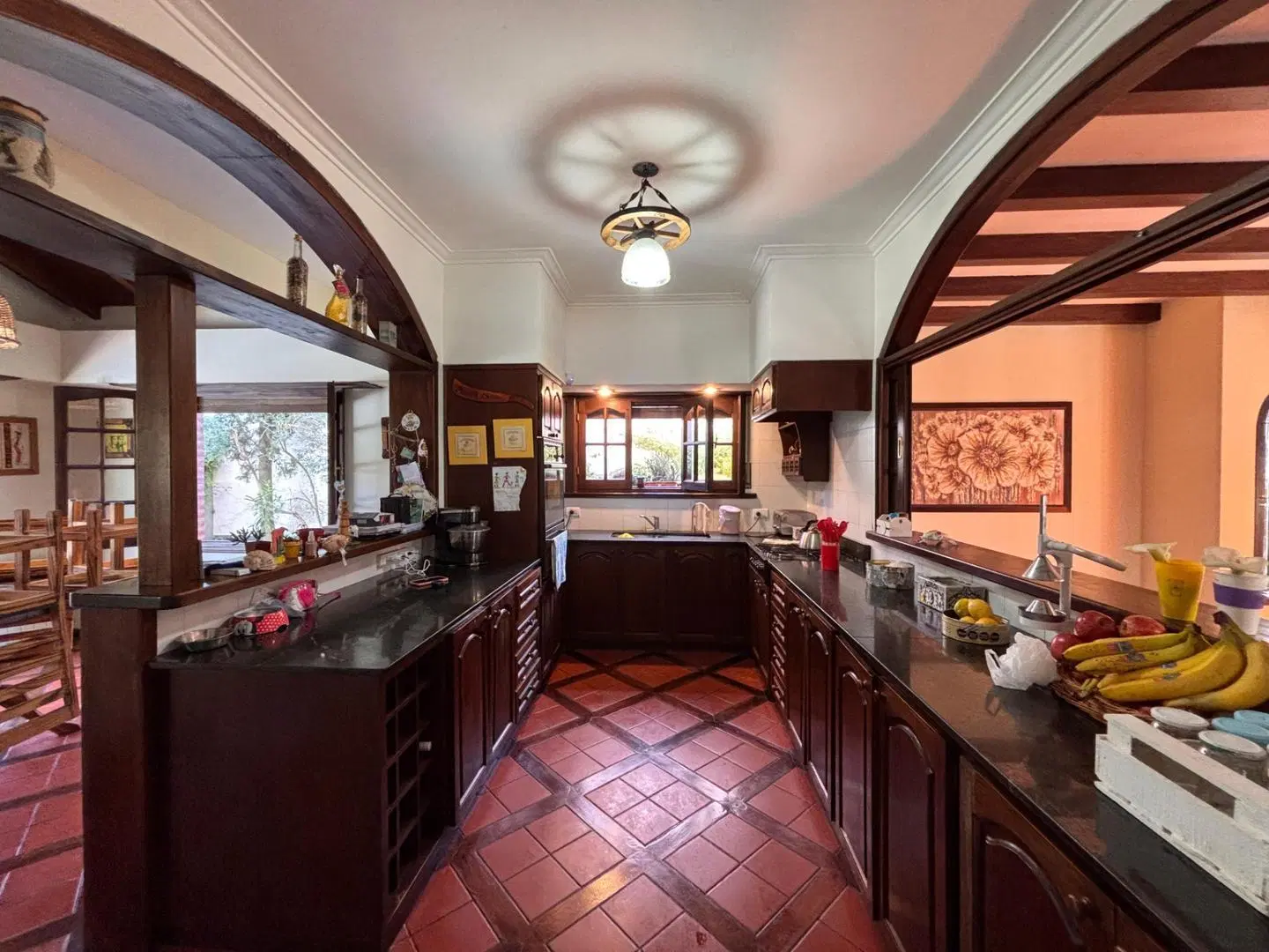 Importante chalet con 5 habitaciones, quincho, pileta y coch 5