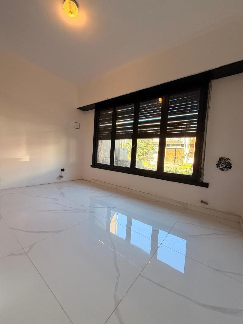 Foto de CHALET 4 AMBIENTES EN LOTE PROPIO, imagen 3
