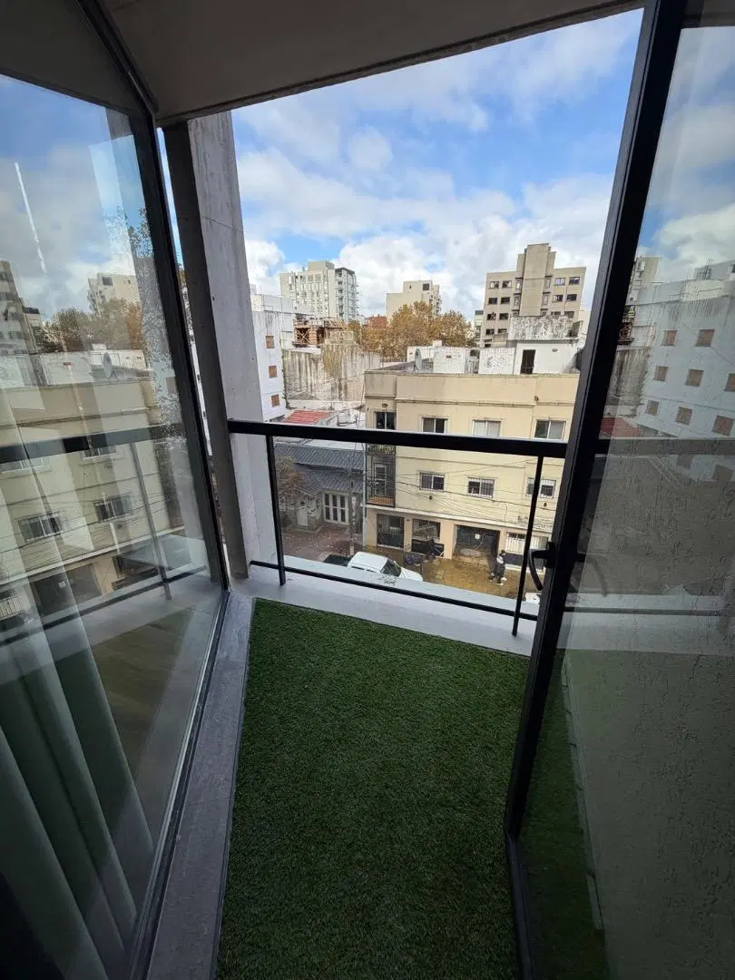 Monoambiente Moderno con balcon Amueblado 2