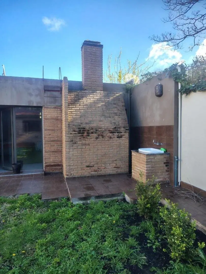 Casa 7 ambientes Zona Mogotes 4