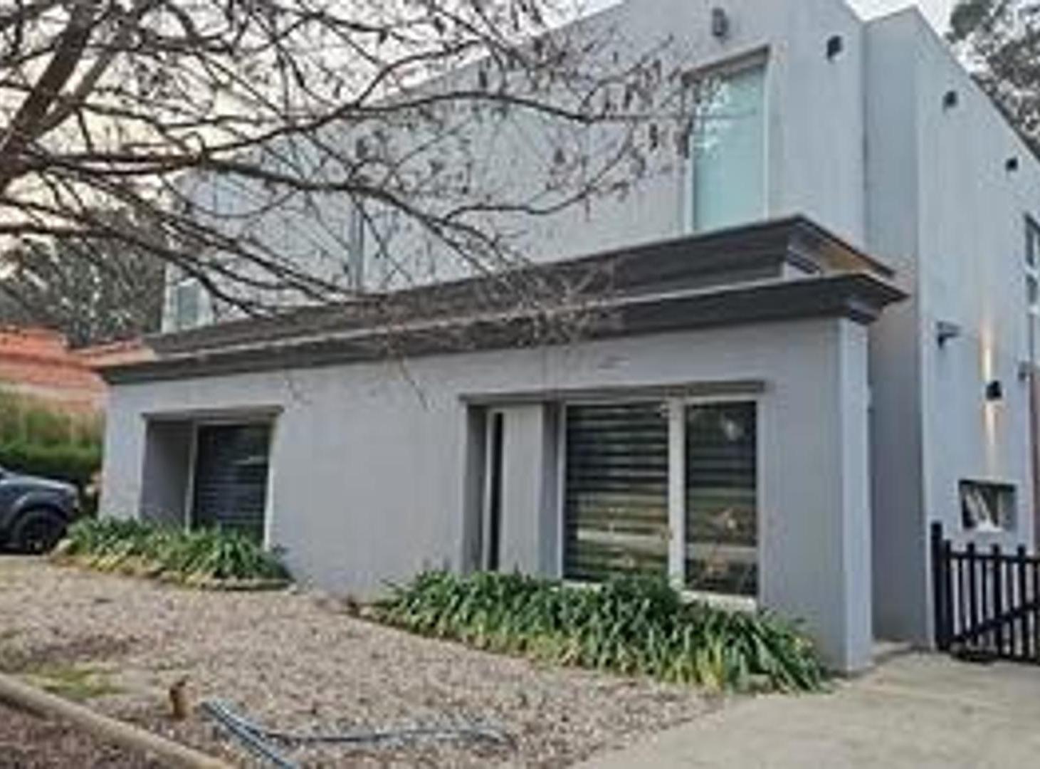 ALQUILER CASA EN BARRANCAS DE SAN BENITO BARRIO PRIVADO