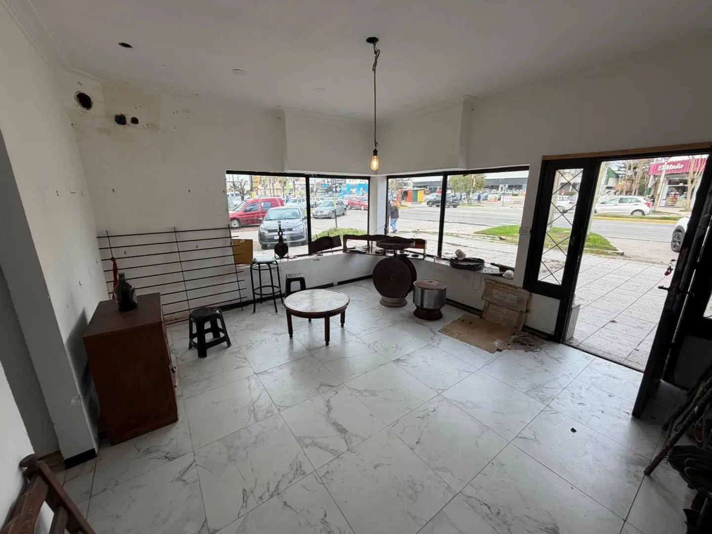 Alquiler comercial sobre Av.Constitucion 1