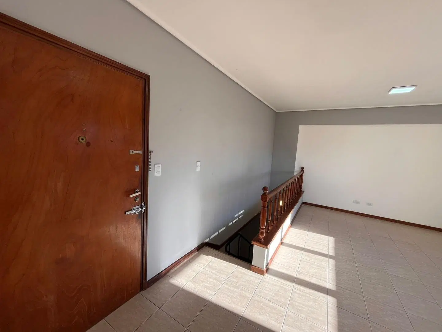 DEPARTAMENTO 3 AMBIENTES DUPLEX SOBRE AVENIDA INDEPENDENCIA 4