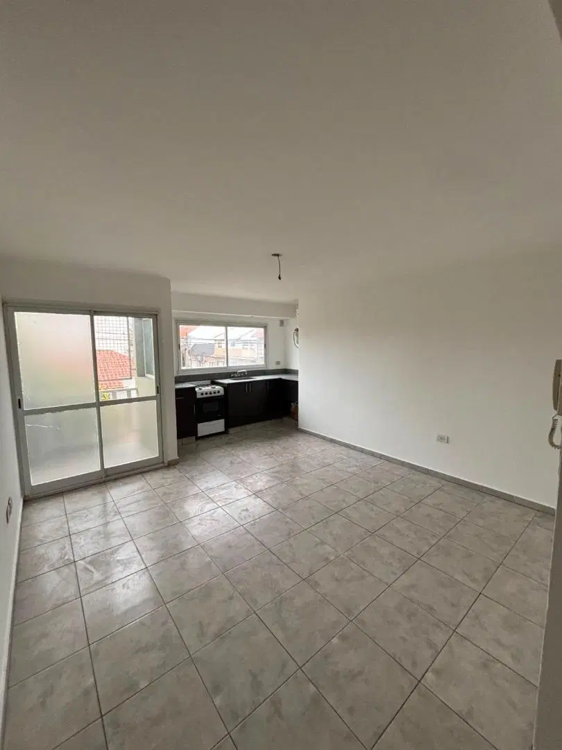 DEPARTAMENTO 3 AMBIENTES EN ALQUILER 4