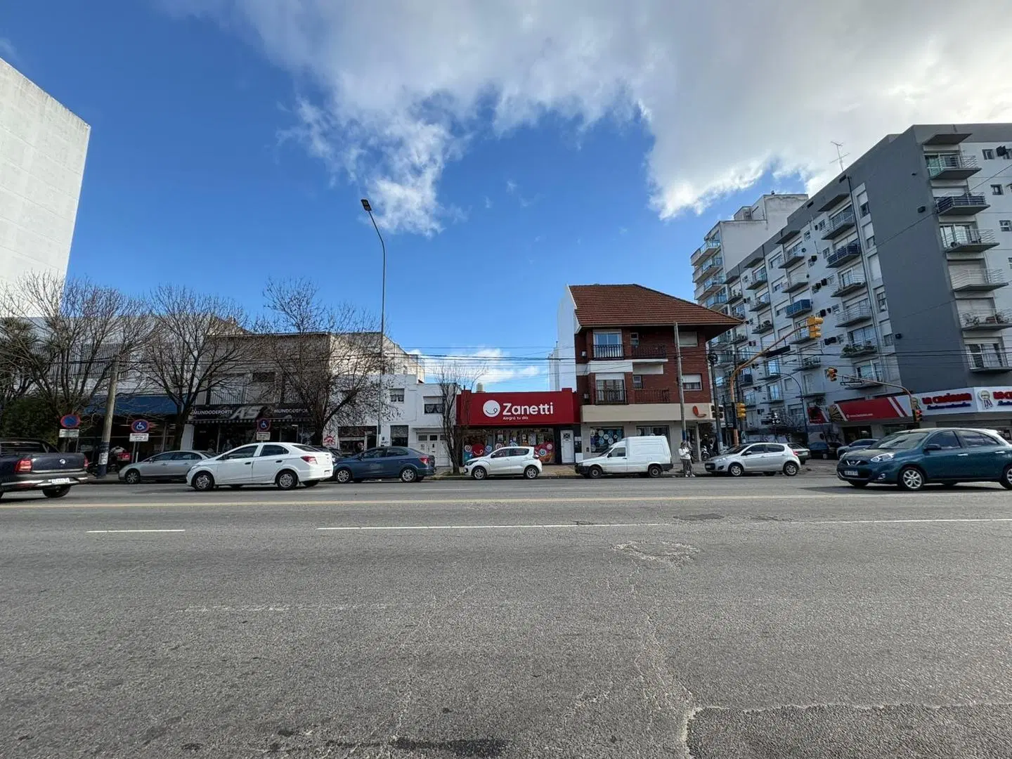 Oficinas en alquiler sobre Av Independencia 2