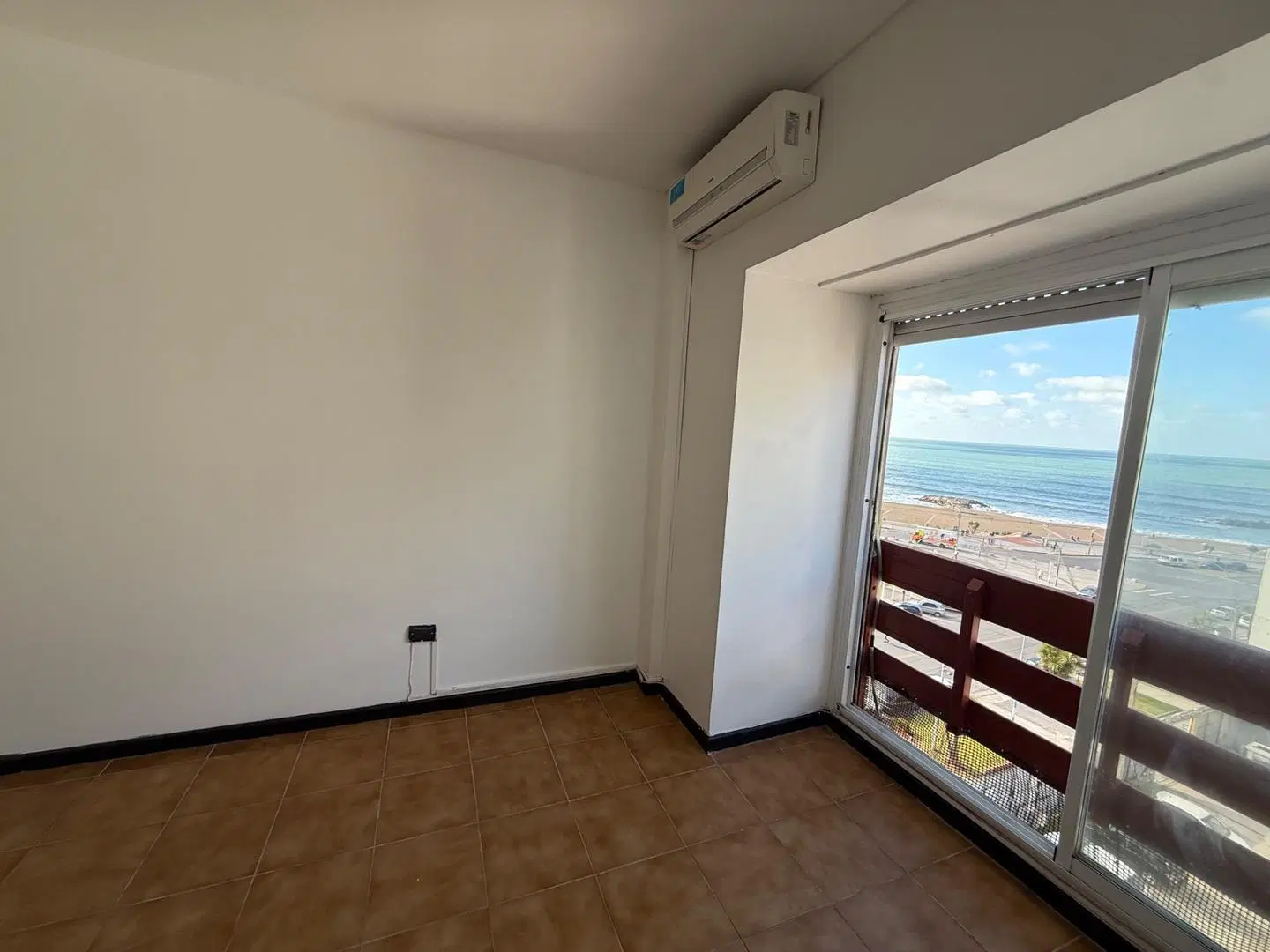 DEPARTAMENTO 3 AMBIENTES CON COCHERA 4