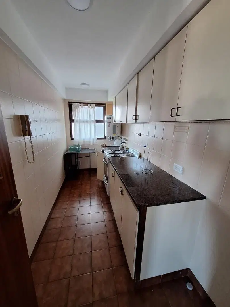 ALQUILER DEPARTAMENTO TRES AMBIENTES ZONA ALEM 5