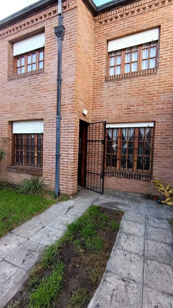 VENTA PH TRES AMBIENTES. JARDIN Y COCHERA. SAN JOSE. 2