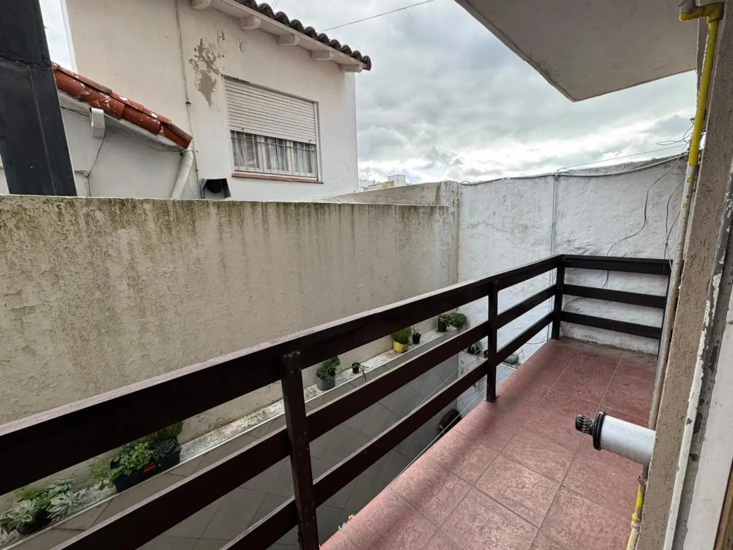 DEPARTAMENTO DOS AMBIENTES CON COCHERA, MOGOTES 3