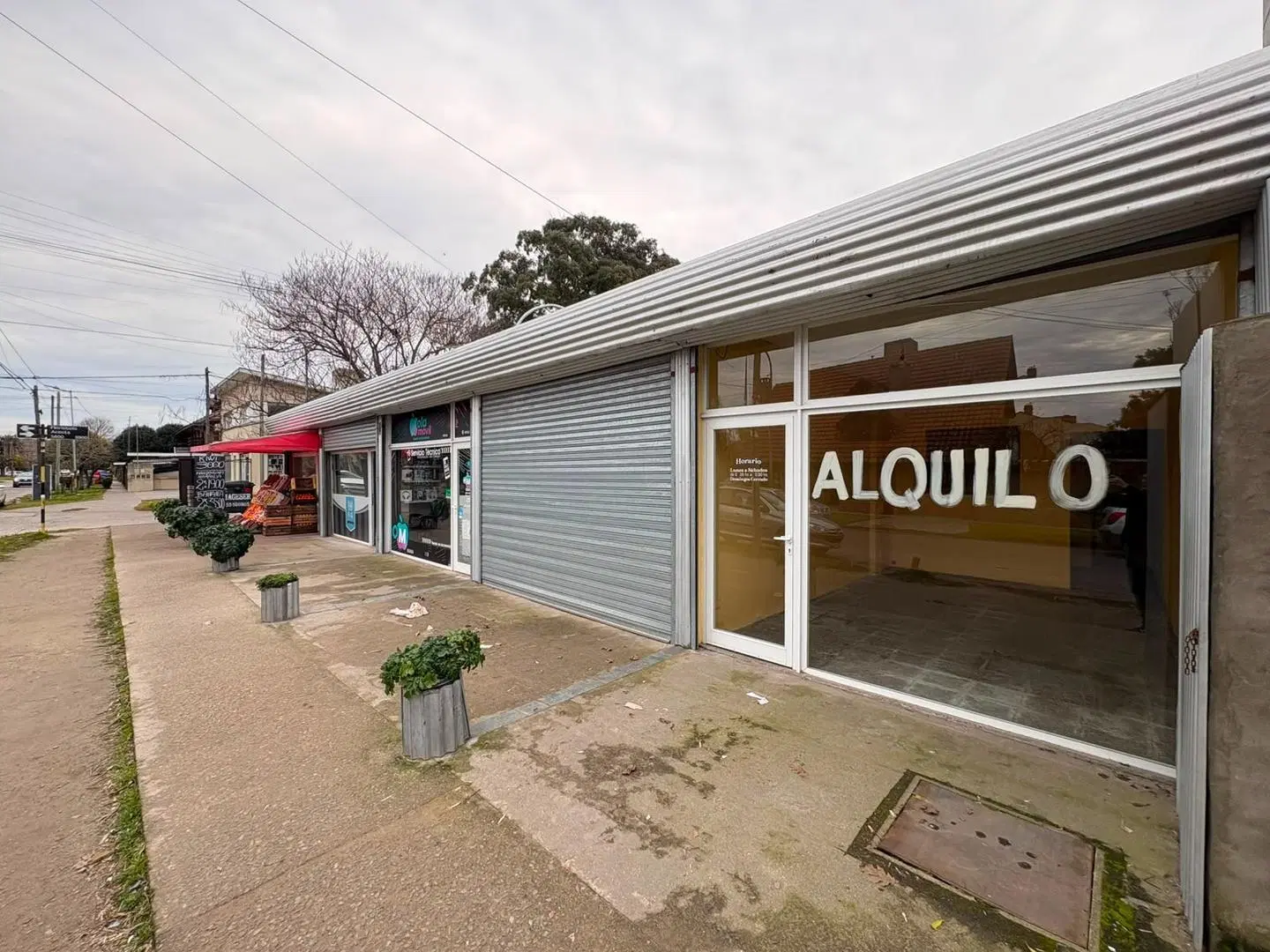 Local al frente en alquiler 4