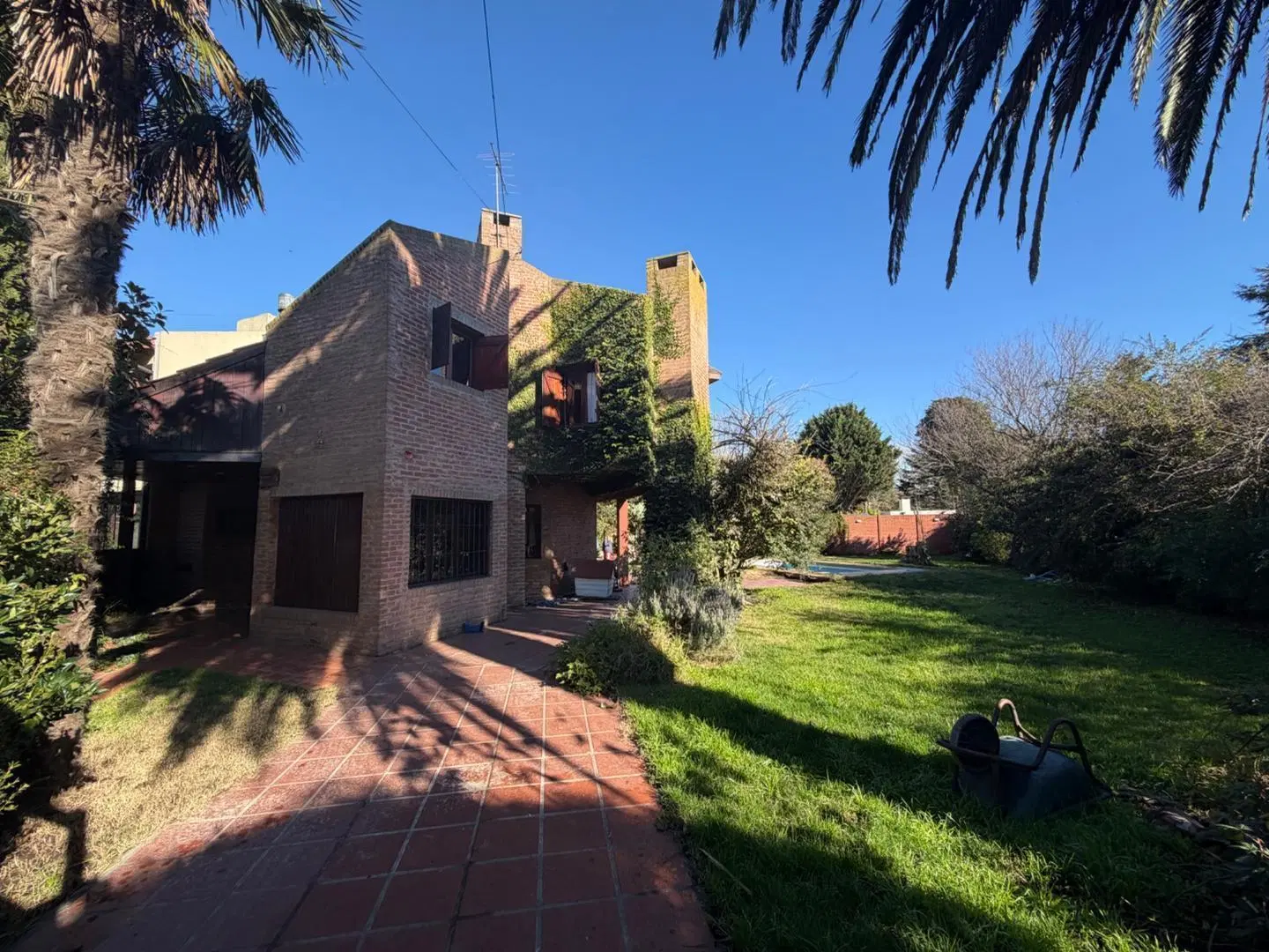 Venta Chalet 4 Ambientes en Doble Lote con quincho y pileta 5