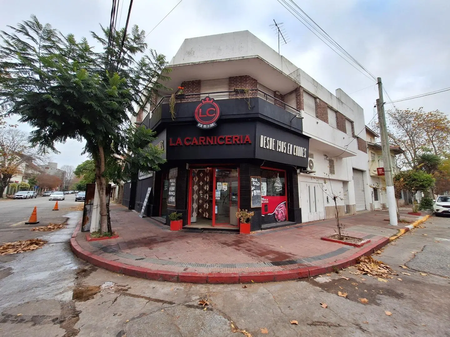 LOCAL COMERCIAL + VIVIENDA ZONA LA PERLA 3