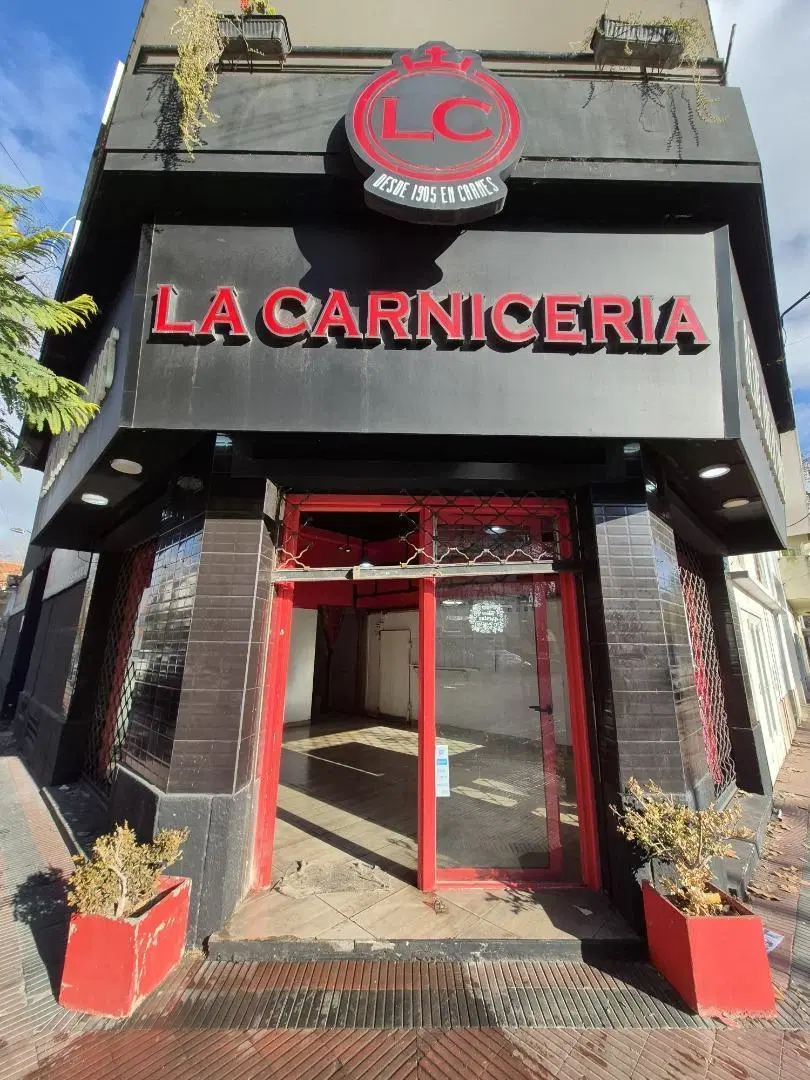 LOCAL COMERCIAL + VIVIENDA ZONA LA PERLA 1