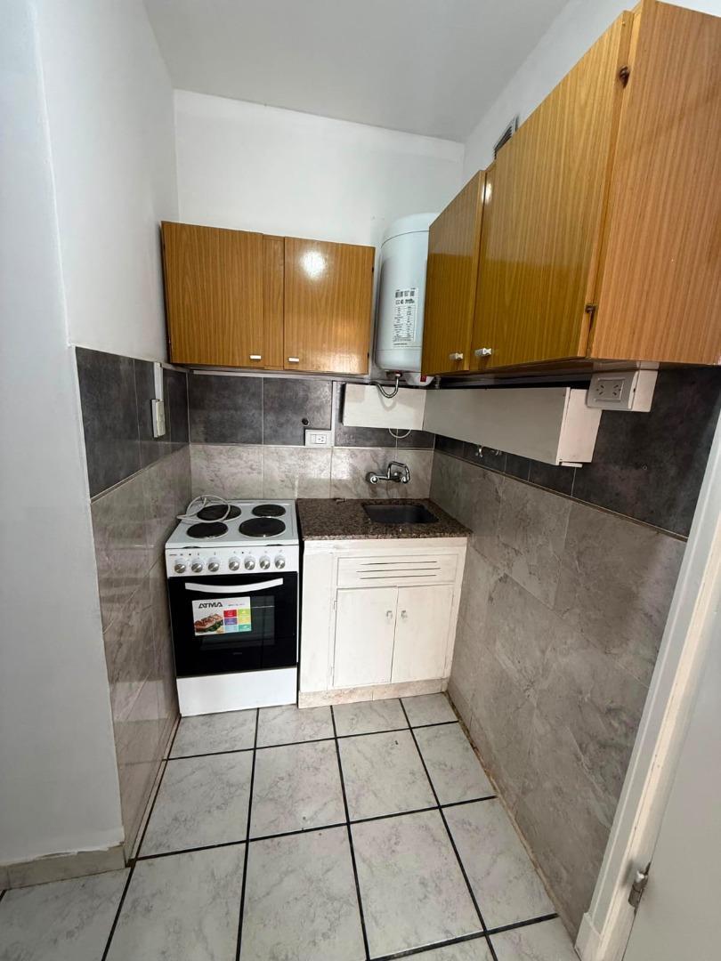 Foto de DEPARTAMENTO MONOAMBIENTE EN ESTADO ORIGINAL A LA CALLE – ZO, imagen 2