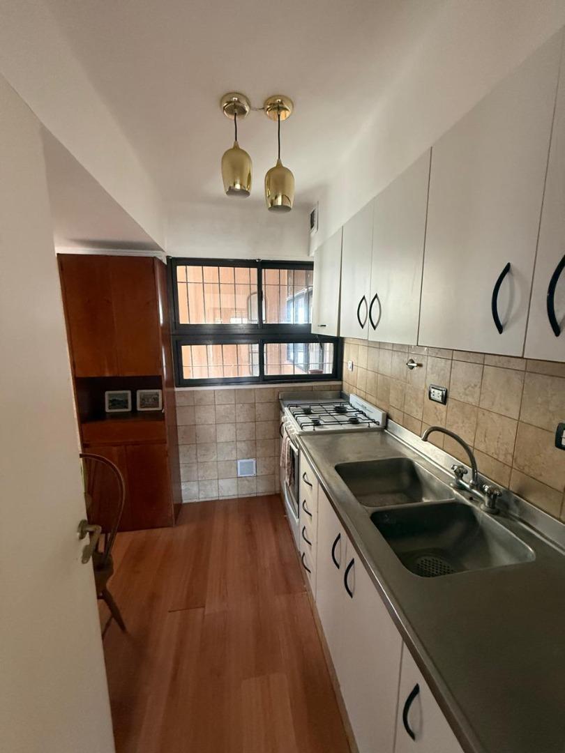 Foto de Alquiler 3 ambientes con balcón y cochera zona centro, imagen 2