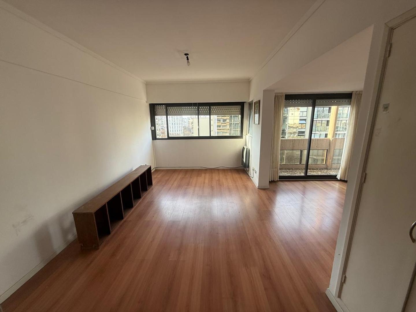 Foto de Alquiler 3 ambientes con balcón y cochera zona centro, imagen 3