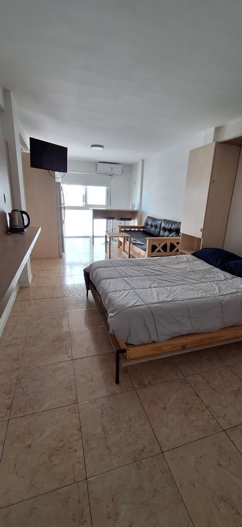 Foto de ALQUILER MONOAMBIENTE CON VISTA LATERAL AL MAR EN LA PERLA, imagen 1