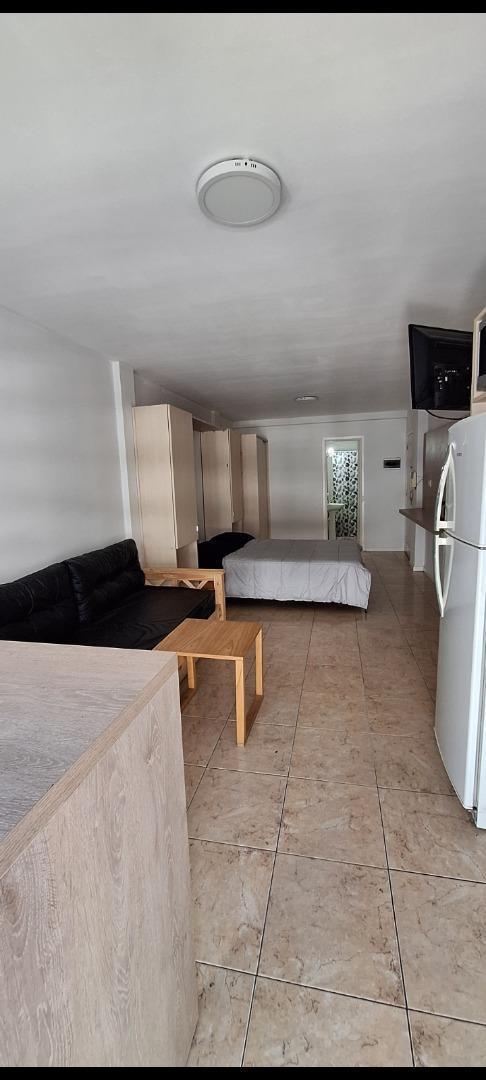 Foto de ALQUILER MONOAMBIENTE CON VISTA LATERAL AL MAR EN LA PERLA, imagen 2