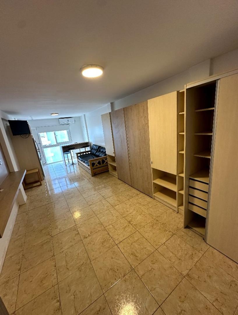Foto de VENTA MONOAMBIENTE CON VISTA LATERAL AL MAR ZONA LA PERLA, imagen 4
