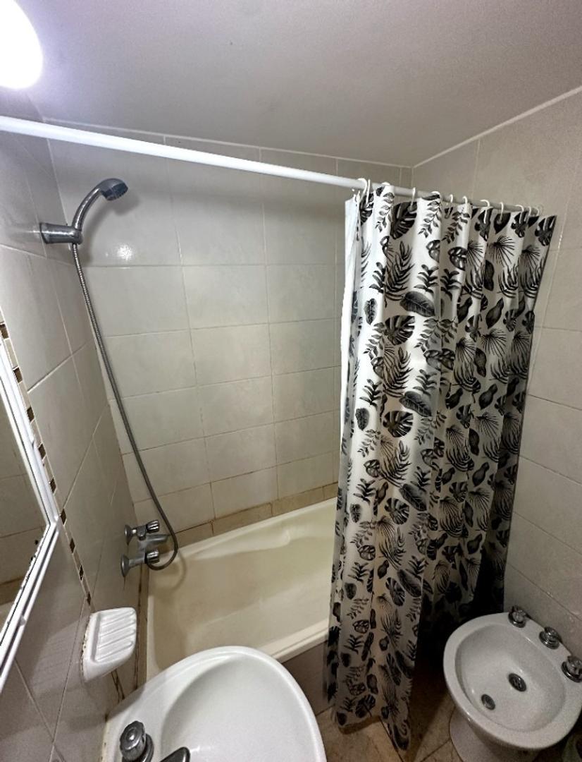 Foto de VENTA MONOAMBIENTE CON VISTA LATERAL AL MAR ZONA LA PERLA, imagen 2