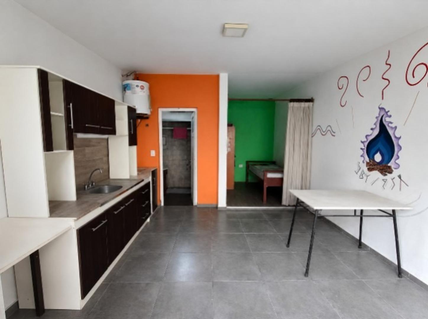 Foto de ALQUILER DEPOSITO/GALPON + DEPARTAMENTO UN AMBIENTE, imagen 2