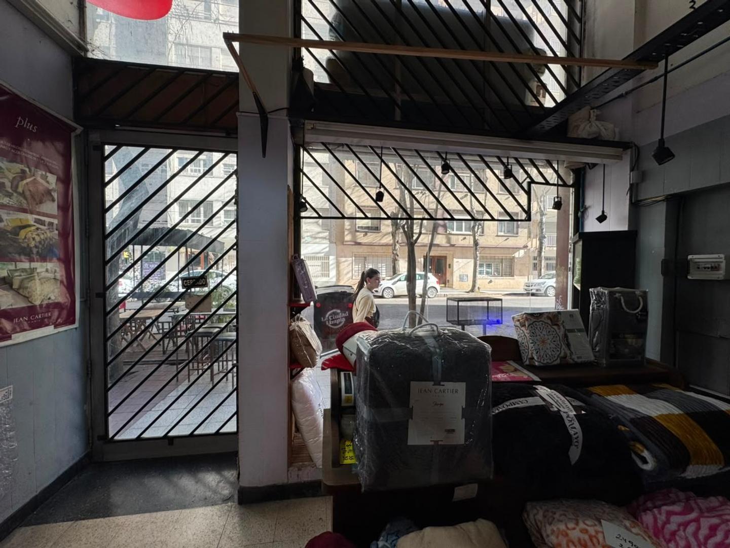 Foto de LOCAL EN VENTA | FALUCHO Y BUENOS AIRES, imagen 4
