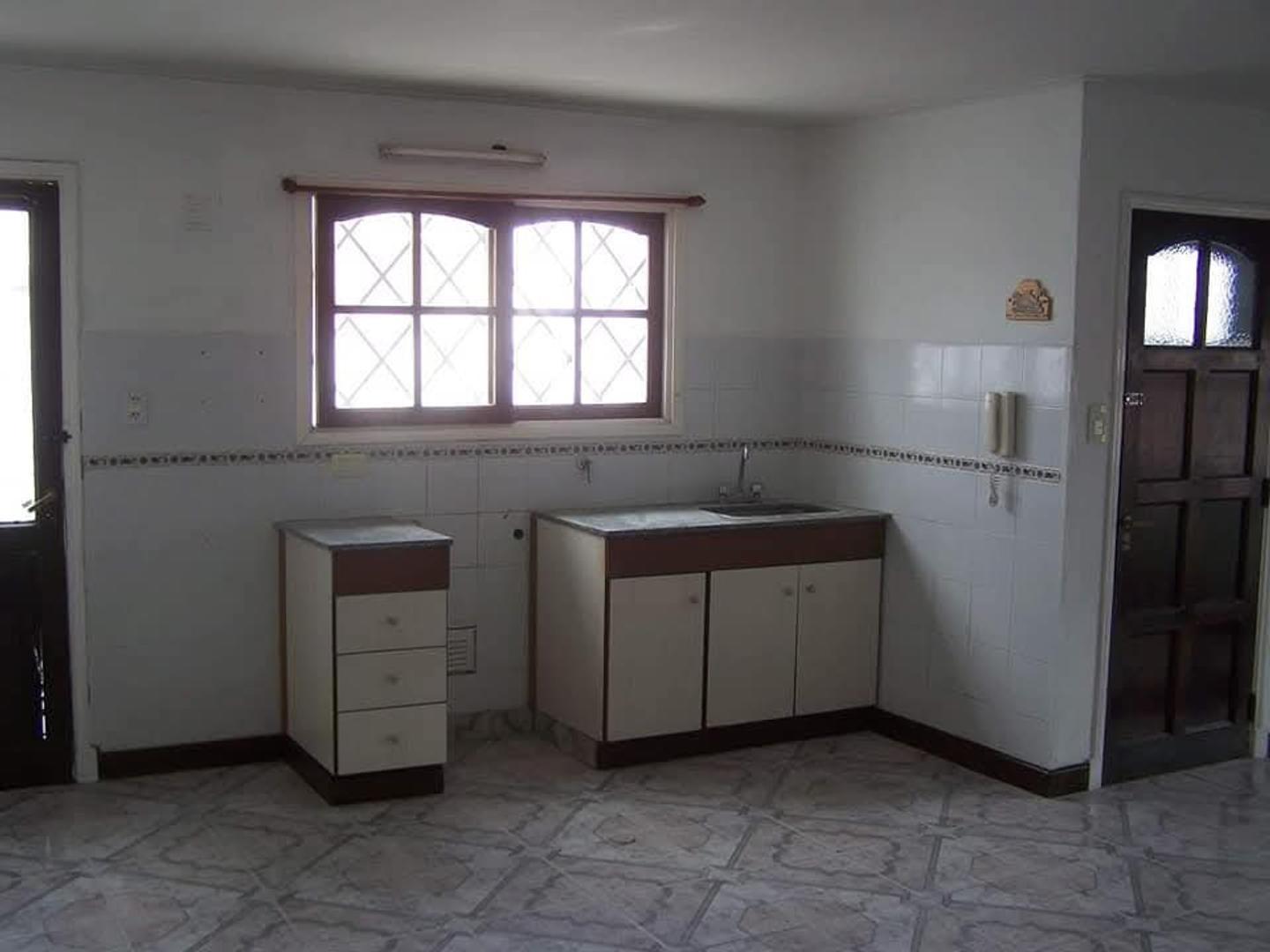 Foto de OPORTUNIDAD | PH C/BALCON Y TERRAZA - 1° PISO POR ESCALERA, imagen 1