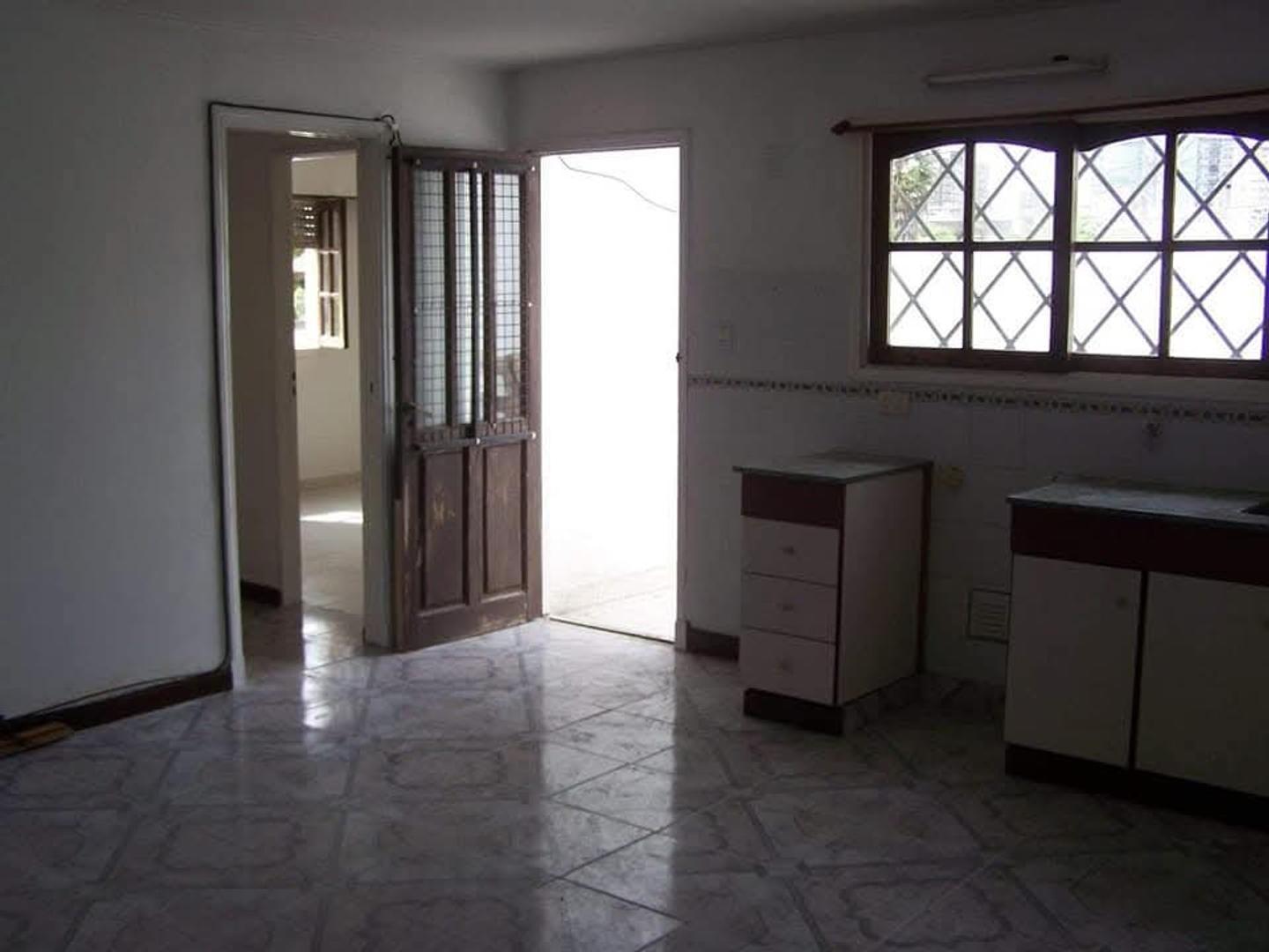 Foto de OPORTUNIDAD | PH C/BALCON Y TERRAZA - 1° PISO POR ESCALERA, imagen 4