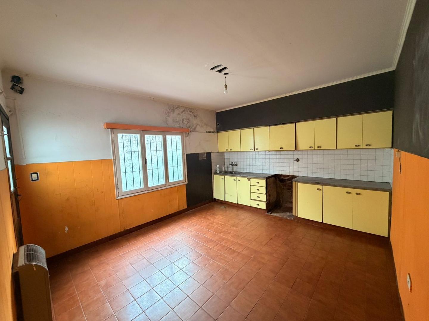 Foto de Casa 4 ambientes con garage a reciclar, imagen 4