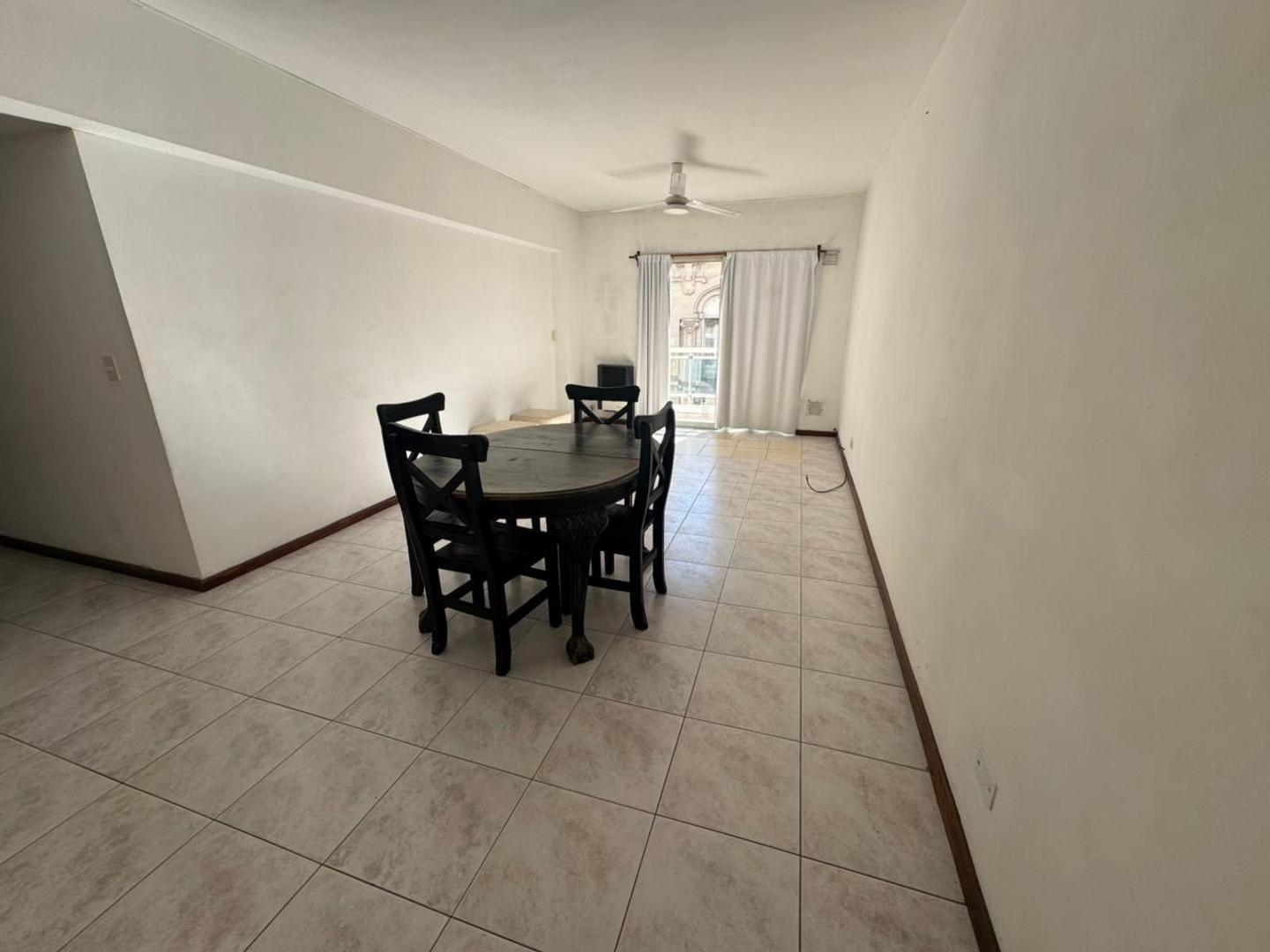 Foto de Departamento 4 ambientes con balcón, imagen 2